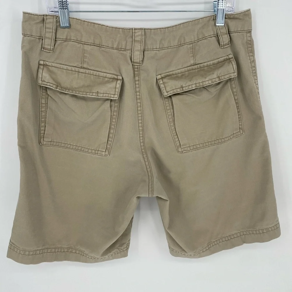 Fossil Tan Relaxed Fit Shorts Size 33